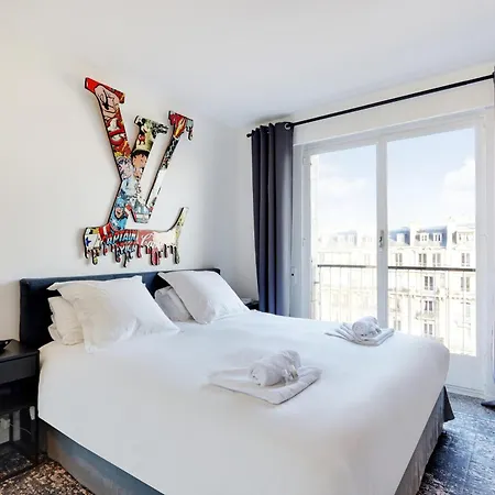 Modern With Eiffel Tower View
